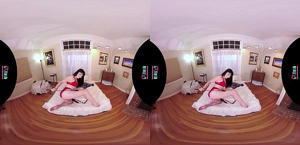  VRHUSH Siouxsie Q masturbating with a dildo in POV VR